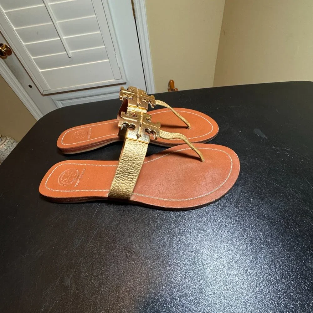 Tory Burch size 7.5 leather gold monroe sandal slipper